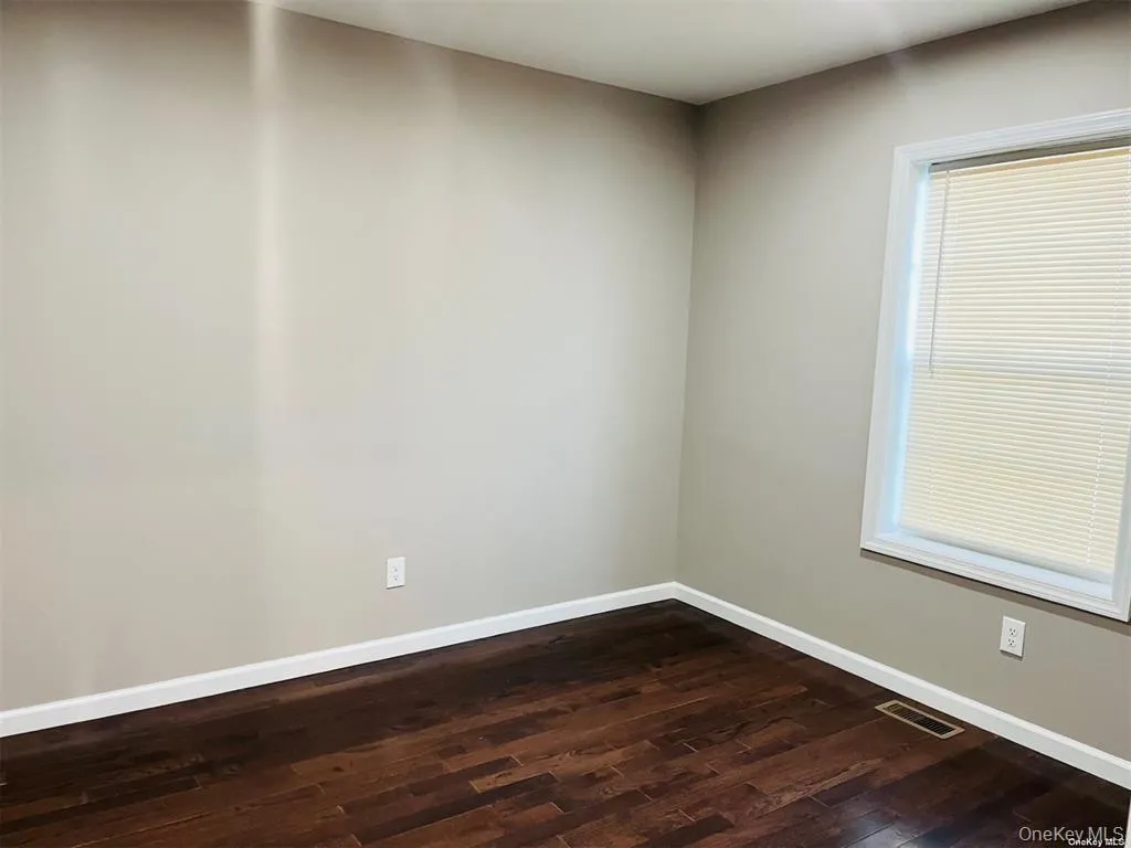 11 Grant Avenue, Islip, NY, 3 Bedrooms Bedrooms, 5 Rooms Rooms,1 BathroomBathrooms,Residential Lease,For Rent,Grant,0,1013616 11 Grant Avenue, Islip, NY, 3 Bedrooms Bedrooms, 5 Rooms Rooms,1 BathroomBathrooms,Residential Lease,For Rent,Grant,0,1013616