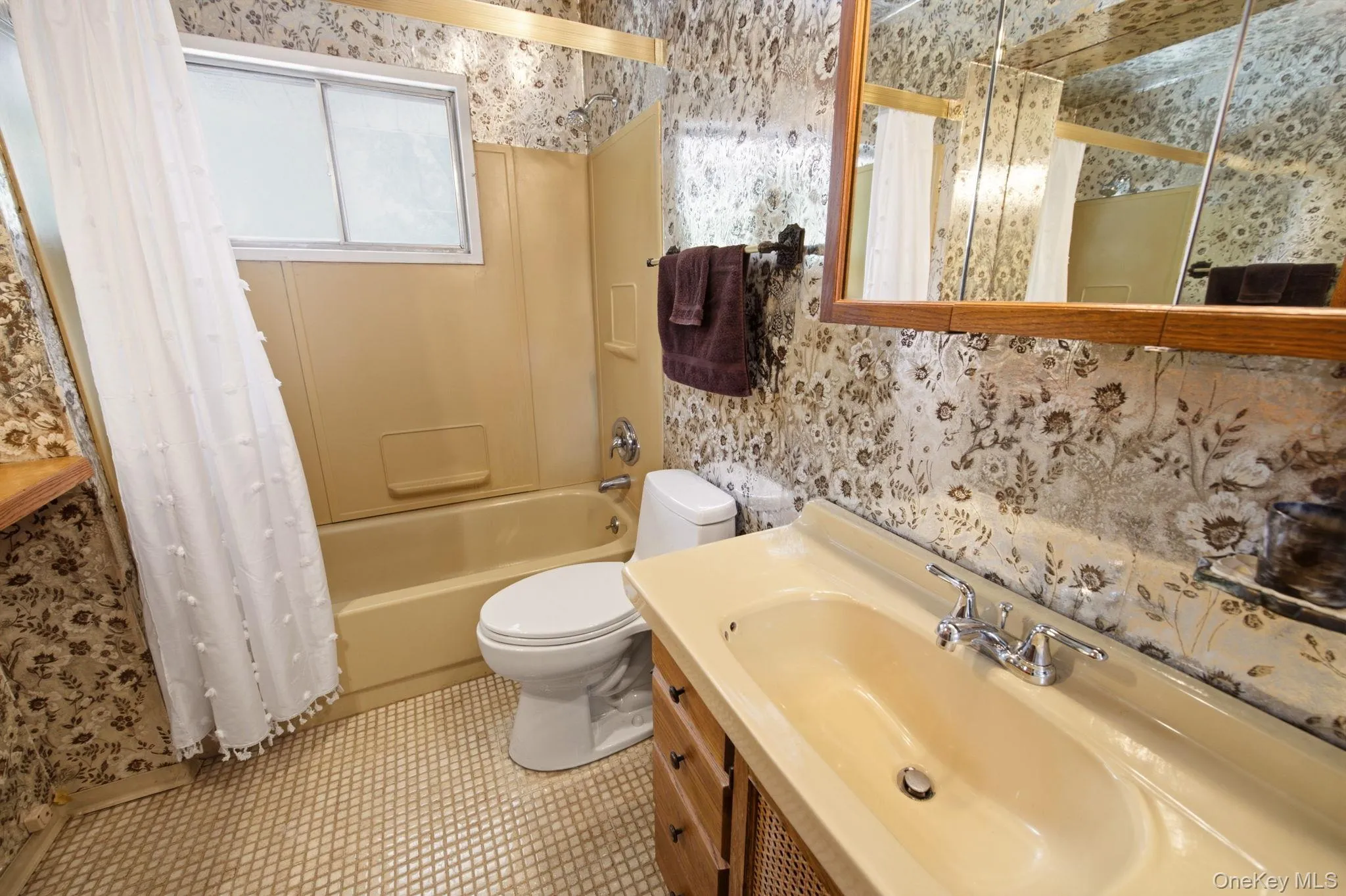 71 Parkway Drive, Oyster Bay, NY, 3 Bedrooms Bedrooms, 7 Rooms Rooms,3 BathroomsBathrooms,Residential,For Rent,Parkway,0,1013617 71 Parkway Drive, Oyster Bay, NY, 3 Bedrooms Bedrooms, 7 Rooms Rooms,3 BathroomsBathrooms,Residential,For Rent,Parkway,0,1013617