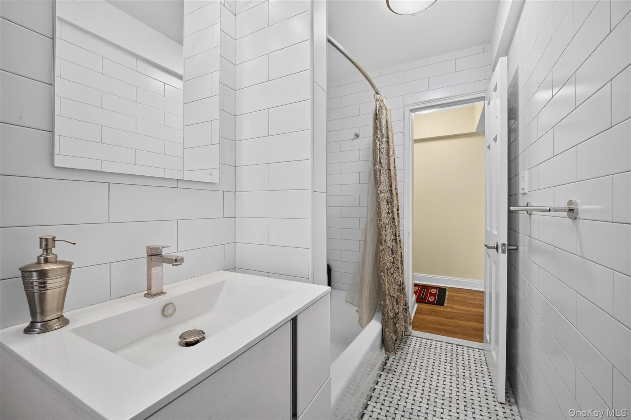 110-20 71 Avenue, New York, NY, 2 Bedrooms Bedrooms, 6 Rooms Rooms,2 BathroomsBathrooms,Residential,For Rent,71,0,1013623 110-20 71 Avenue, New York, NY, 2 Bedrooms Bedrooms, 6 Rooms Rooms,2 BathroomsBathrooms,Residential,For Rent,71,0,1013623
