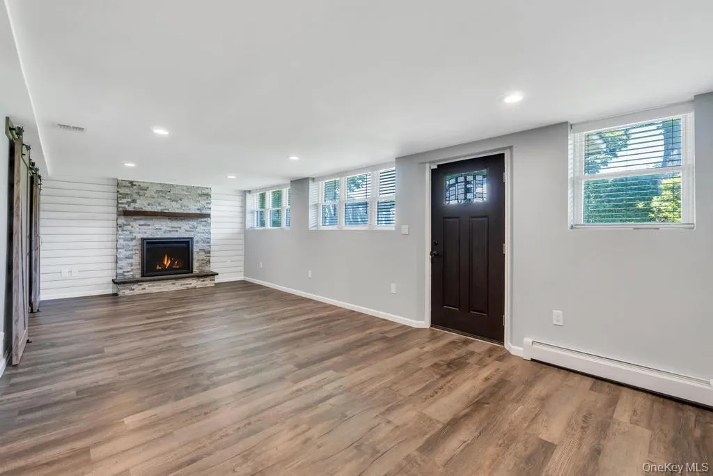 3 Drake Lane, Smithtown, NY, 4 Bedrooms Bedrooms, 9 Rooms Rooms,3 BathroomsBathrooms,Residential,For Rent,Drake,0,1013630 3 Drake Lane, Smithtown, NY, 4 Bedrooms Bedrooms, 9 Rooms Rooms,3 BathroomsBathrooms,Residential,For Rent,Drake,0,1013630