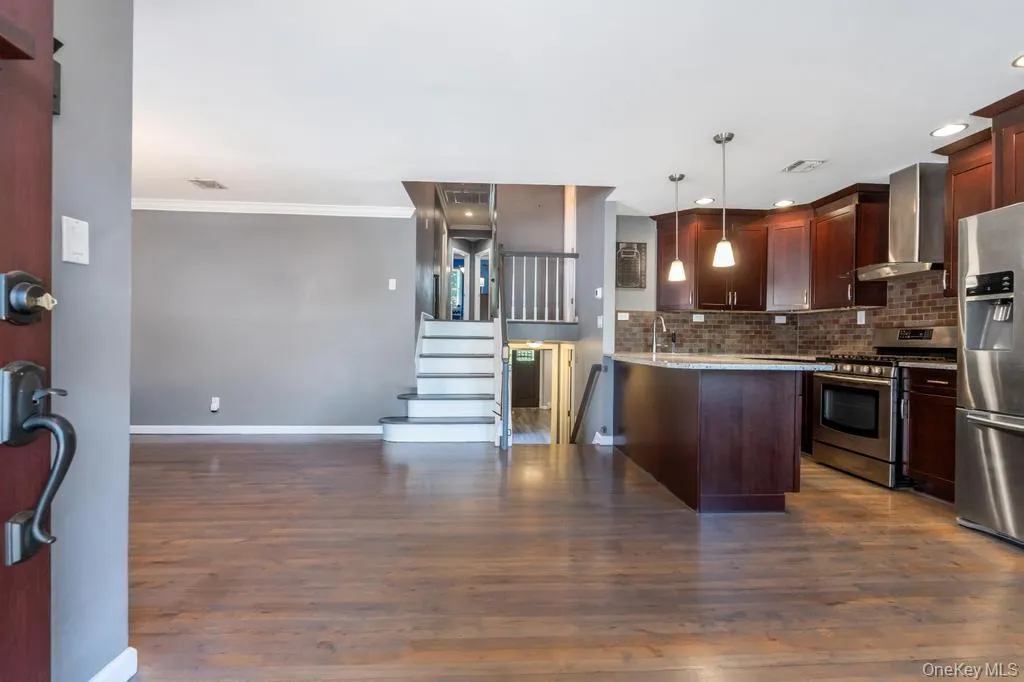 3 Drake Lane, Smithtown, NY, 4 Bedrooms Bedrooms, 9 Rooms Rooms,3 BathroomsBathrooms,Residential,For Rent,Drake,0,1013630 3 Drake Lane, Smithtown, NY, 4 Bedrooms Bedrooms, 9 Rooms Rooms,3 BathroomsBathrooms,Residential,For Rent,Drake,0,1013630