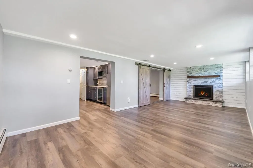 3 Drake Lane, Smithtown, NY, 4 Bedrooms Bedrooms, 9 Rooms Rooms,3 BathroomsBathrooms,Residential,For Rent,Drake,0,1013630 3 Drake Lane, Smithtown, NY, 4 Bedrooms Bedrooms, 9 Rooms Rooms,3 BathroomsBathrooms,Residential,For Rent,Drake,0,1013630