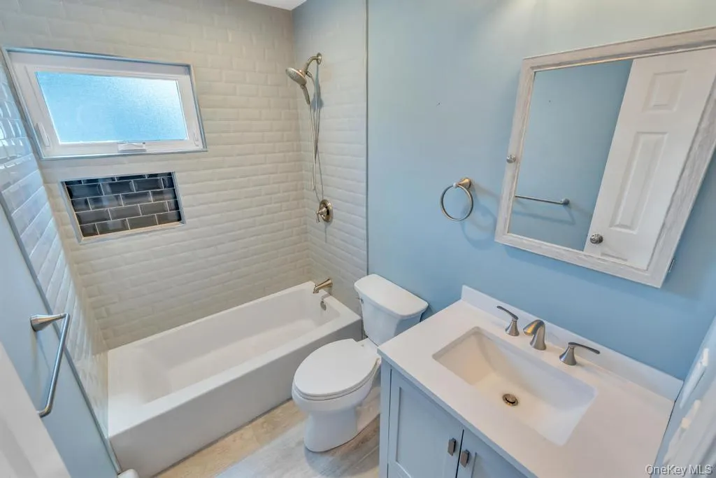 3 Drake Lane, Smithtown, NY, 4 Bedrooms Bedrooms, 9 Rooms Rooms,3 BathroomsBathrooms,Residential,For Rent,Drake,0,1013630 3 Drake Lane, Smithtown, NY, 4 Bedrooms Bedrooms, 9 Rooms Rooms,3 BathroomsBathrooms,Residential,For Rent,Drake,0,1013630