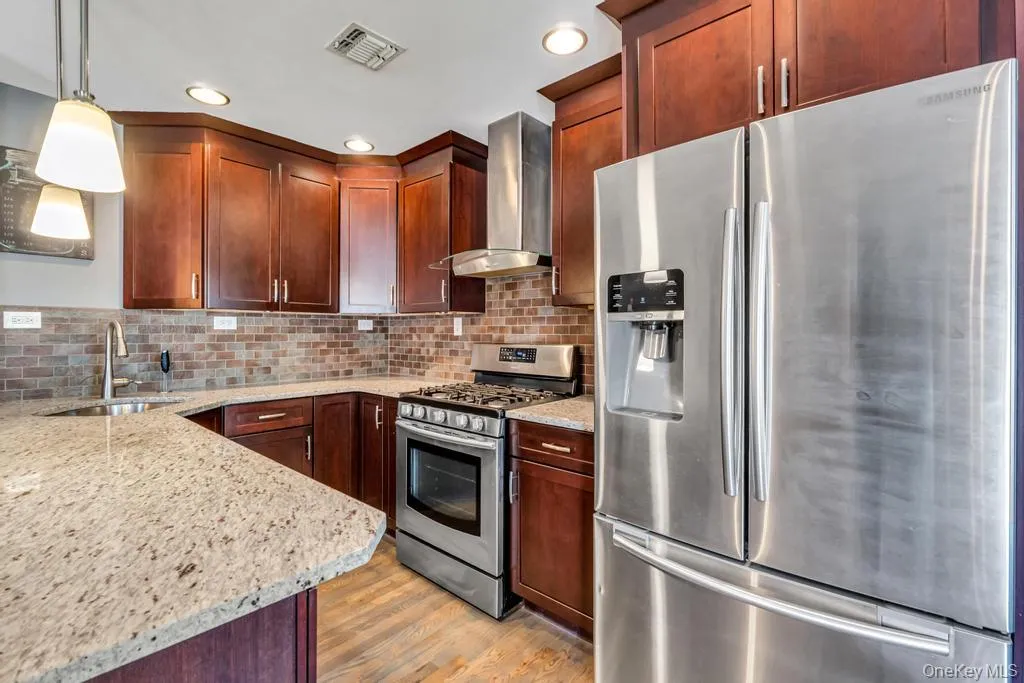 3 Drake Lane, Smithtown, NY, 4 Bedrooms Bedrooms, 9 Rooms Rooms,3 BathroomsBathrooms,Residential,For Rent,Drake,0,1013630 3 Drake Lane, Smithtown, NY, 4 Bedrooms Bedrooms, 9 Rooms Rooms,3 BathroomsBathrooms,Residential,For Rent,Drake,0,1013630