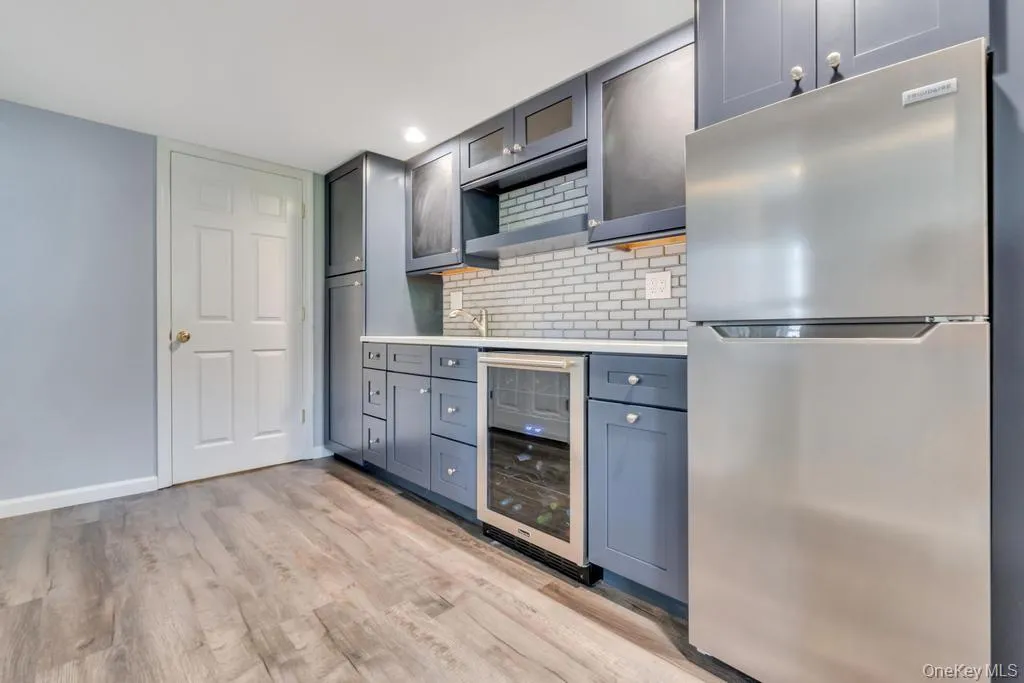 3 Drake Lane, Smithtown, NY, 4 Bedrooms Bedrooms, 9 Rooms Rooms,3 BathroomsBathrooms,Residential,For Rent,Drake,0,1013630 3 Drake Lane, Smithtown, NY, 4 Bedrooms Bedrooms, 9 Rooms Rooms,3 BathroomsBathrooms,Residential,For Rent,Drake,0,1013630