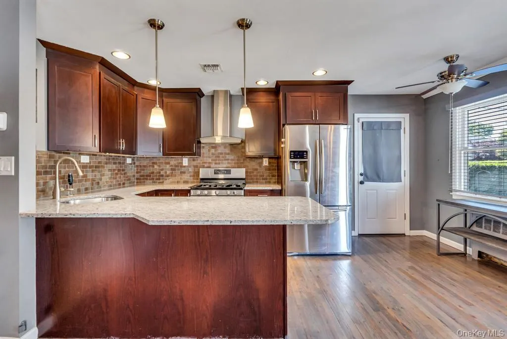 3 Drake Lane, Smithtown, NY, 4 Bedrooms Bedrooms, 9 Rooms Rooms,3 BathroomsBathrooms,Residential,For Rent,Drake,0,1013630 3 Drake Lane, Smithtown, NY, 4 Bedrooms Bedrooms, 9 Rooms Rooms,3 BathroomsBathrooms,Residential,For Rent,Drake,0,1013630