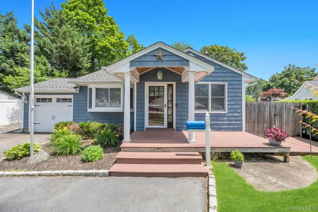 3 Drake Lane, Smithtown, NY, 4 Bedrooms Bedrooms, 9 Rooms Rooms,3 BathroomsBathrooms,Residential,For Rent,Drake,0,1013630 3 Drake Lane, Smithtown, NY, 4 Bedrooms Bedrooms, 9 Rooms Rooms,3 BathroomsBathrooms,Residential,For Rent,Drake,0,1013630
