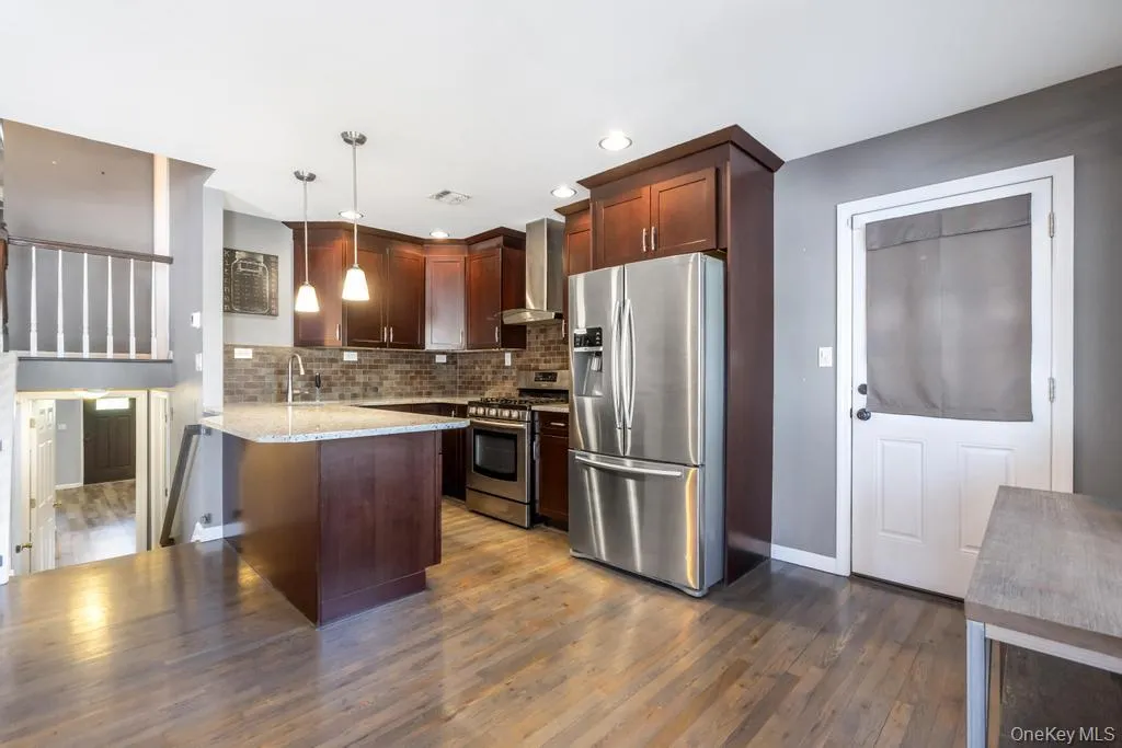 3 Drake Lane, Smithtown, NY, 4 Bedrooms Bedrooms, 9 Rooms Rooms,3 BathroomsBathrooms,Residential,For Rent,Drake,0,1013630 3 Drake Lane, Smithtown, NY, 4 Bedrooms Bedrooms, 9 Rooms Rooms,3 BathroomsBathrooms,Residential,For Rent,Drake,0,1013630