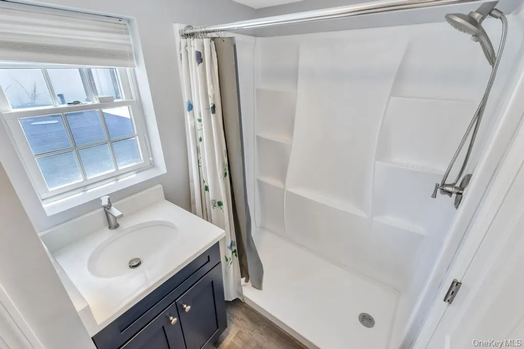 3 Drake Lane, Smithtown, NY, 4 Bedrooms Bedrooms, 9 Rooms Rooms,3 BathroomsBathrooms,Residential,For Rent,Drake,0,1013630 3 Drake Lane, Smithtown, NY, 4 Bedrooms Bedrooms, 9 Rooms Rooms,3 BathroomsBathrooms,Residential,For Rent,Drake,0,1013630