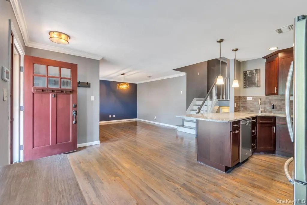 3 Drake Lane, Smithtown, NY, 4 Bedrooms Bedrooms, 9 Rooms Rooms,3 BathroomsBathrooms,Residential,For Rent,Drake,0,1013630 3 Drake Lane, Smithtown, NY, 4 Bedrooms Bedrooms, 9 Rooms Rooms,3 BathroomsBathrooms,Residential,For Rent,Drake,0,1013630