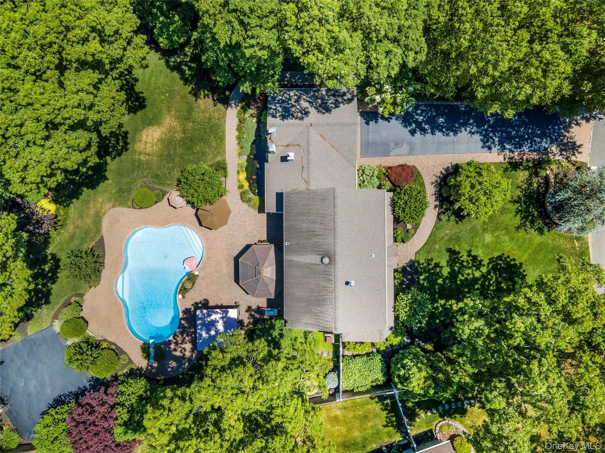 32 Westmoylan Lane, Brookhaven, NY, 4 Bedrooms Bedrooms, 9 Rooms Rooms,2 BathroomsBathrooms,Residential,For Rent,Westmoylan,0,1013642 32 Westmoylan Lane, Brookhaven, NY, 4 Bedrooms Bedrooms, 9 Rooms Rooms,2 BathroomsBathrooms,Residential,For Rent,Westmoylan,0,1013642