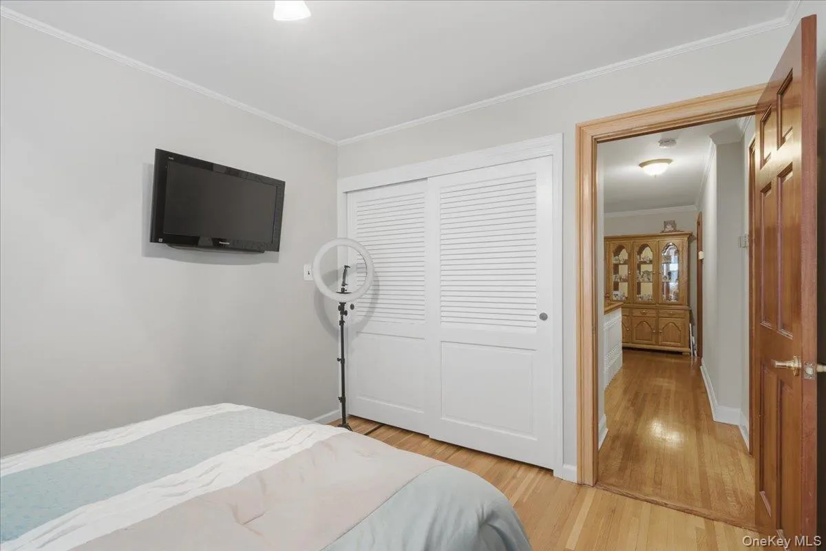 6 Redwood Drive, Huntington, NY, 4 Bedrooms Bedrooms, 8 Rooms Rooms,3 BathroomsBathrooms,Residential,For Rent,Redwood,0,1013646 6 Redwood Drive, Huntington, NY, 4 Bedrooms Bedrooms, 8 Rooms Rooms,3 BathroomsBathrooms,Residential,For Rent,Redwood,0,1013646