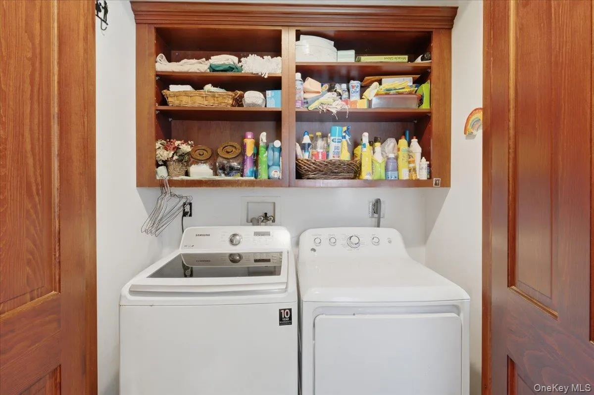 6 Redwood Drive, Huntington, NY, 4 Bedrooms Bedrooms, 8 Rooms Rooms,3 BathroomsBathrooms,Residential,For Rent,Redwood,0,1013646 6 Redwood Drive, Huntington, NY, 4 Bedrooms Bedrooms, 8 Rooms Rooms,3 BathroomsBathrooms,Residential,For Rent,Redwood,0,1013646