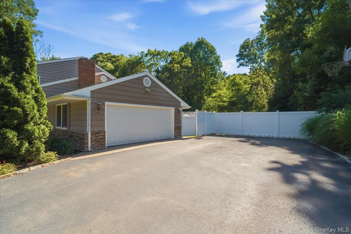 6 Redwood Drive, Huntington, NY, 4 Bedrooms Bedrooms, 8 Rooms Rooms,3 BathroomsBathrooms,Residential,For Rent,Redwood,0,KEY1013646 6 Redwood Drive, Huntington, NY, 4 Bedrooms Bedrooms, 8 Rooms Rooms,3 BathroomsBathrooms,Residential,For Rent,Redwood,0,KEY1013646
