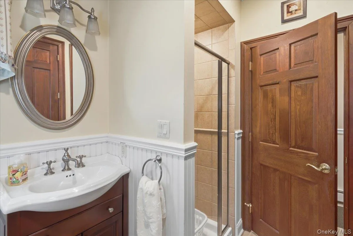 6 Redwood Drive, Huntington, NY, 4 Bedrooms Bedrooms, 8 Rooms Rooms,3 BathroomsBathrooms,Residential,For Rent,Redwood,0,1013646 6 Redwood Drive, Huntington, NY, 4 Bedrooms Bedrooms, 8 Rooms Rooms,3 BathroomsBathrooms,Residential,For Rent,Redwood,0,1013646