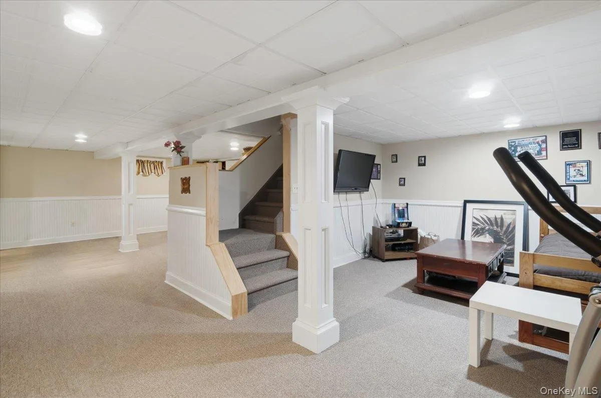 6 Redwood Drive, Huntington, NY, 4 Bedrooms Bedrooms, 8 Rooms Rooms,3 BathroomsBathrooms,Residential,For Rent,Redwood,0,1013646 6 Redwood Drive, Huntington, NY, 4 Bedrooms Bedrooms, 8 Rooms Rooms,3 BathroomsBathrooms,Residential,For Rent,Redwood,0,1013646