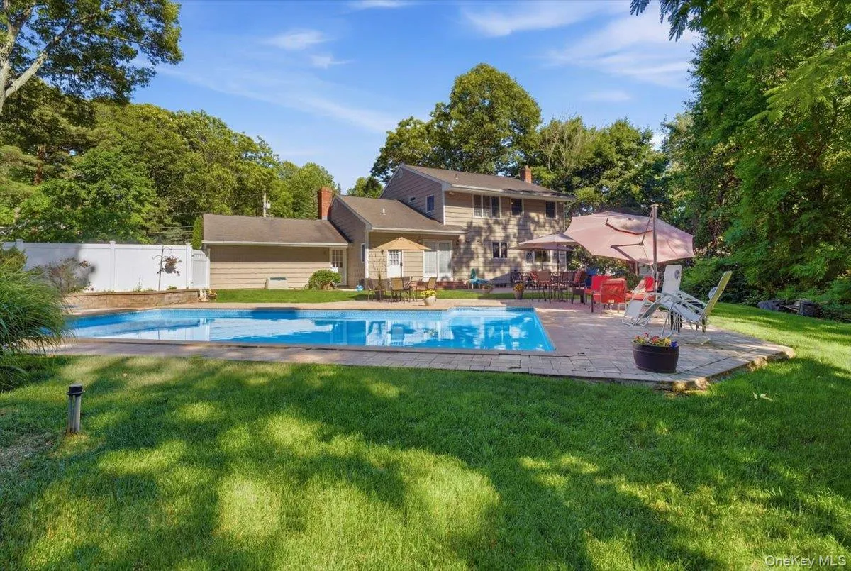 6 Redwood Drive, Huntington, NY, 4 Bedrooms Bedrooms, 8 Rooms Rooms,3 BathroomsBathrooms,Residential,For Rent,Redwood,0,1013646 6 Redwood Drive, Huntington, NY, 4 Bedrooms Bedrooms, 8 Rooms Rooms,3 BathroomsBathrooms,Residential,For Rent,Redwood,0,1013646