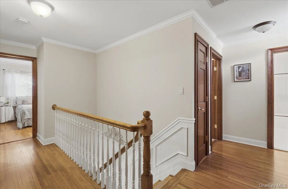 6 Redwood Drive, Huntington, NY, 4 Bedrooms Bedrooms, 8 Rooms Rooms,3 BathroomsBathrooms,Residential,For Rent,Redwood,0,1013646 6 Redwood Drive, Huntington, NY, 4 Bedrooms Bedrooms, 8 Rooms Rooms,3 BathroomsBathrooms,Residential,For Rent,Redwood,0,1013646