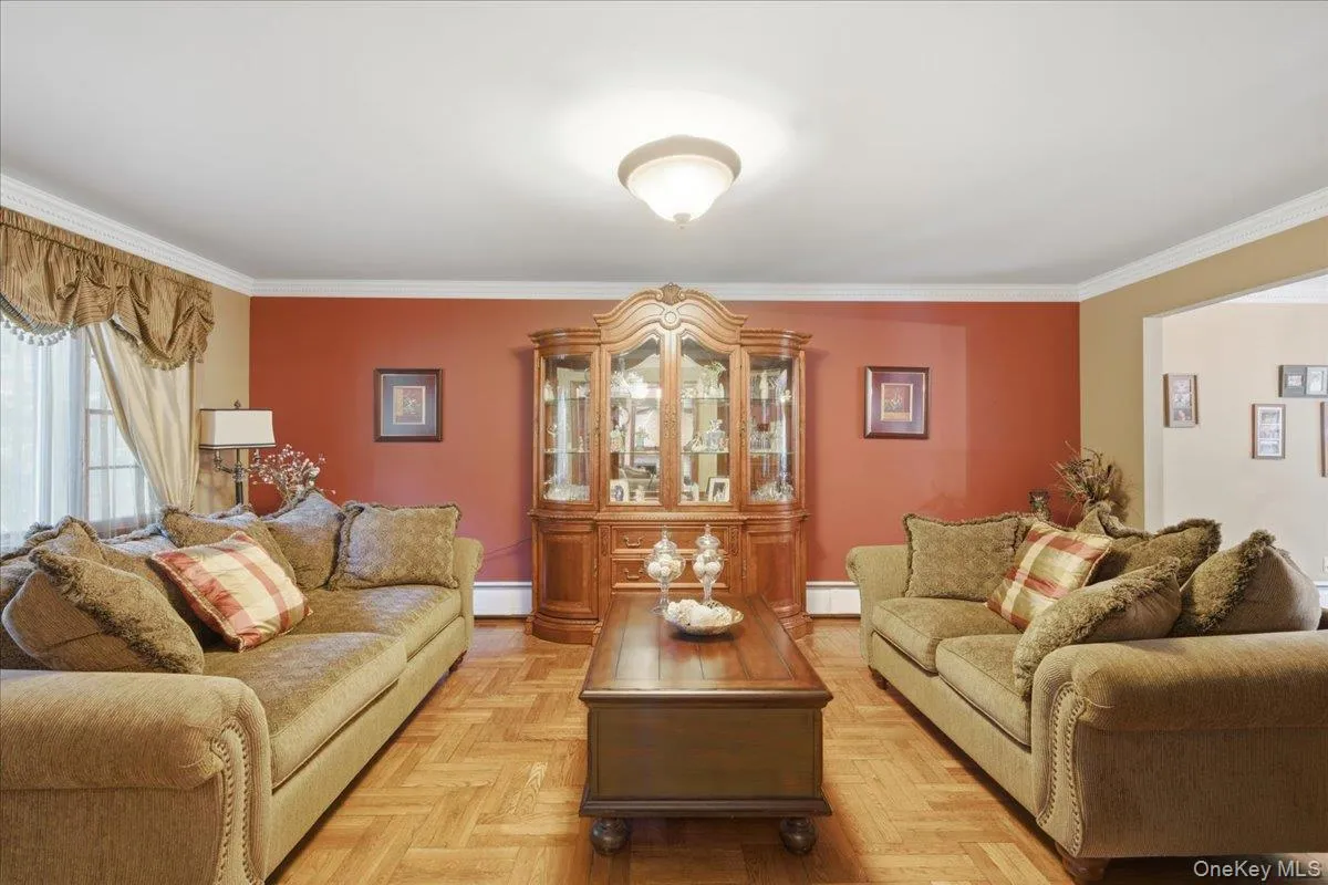 6 Redwood Drive, Huntington, NY, 4 Bedrooms Bedrooms, 8 Rooms Rooms,3 BathroomsBathrooms,Residential,For Rent,Redwood,0,1013646 6 Redwood Drive, Huntington, NY, 4 Bedrooms Bedrooms, 8 Rooms Rooms,3 BathroomsBathrooms,Residential,For Rent,Redwood,0,1013646