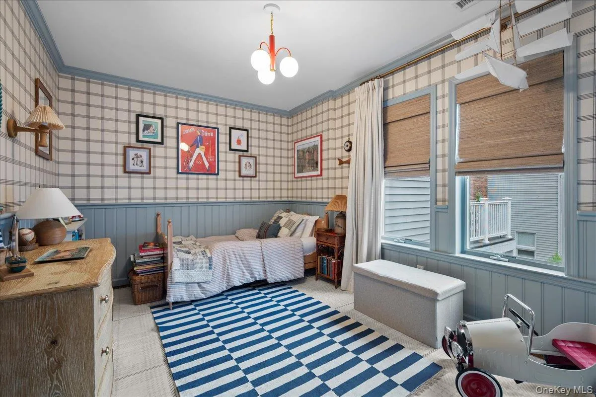 With large walk in closet With large walk in closet