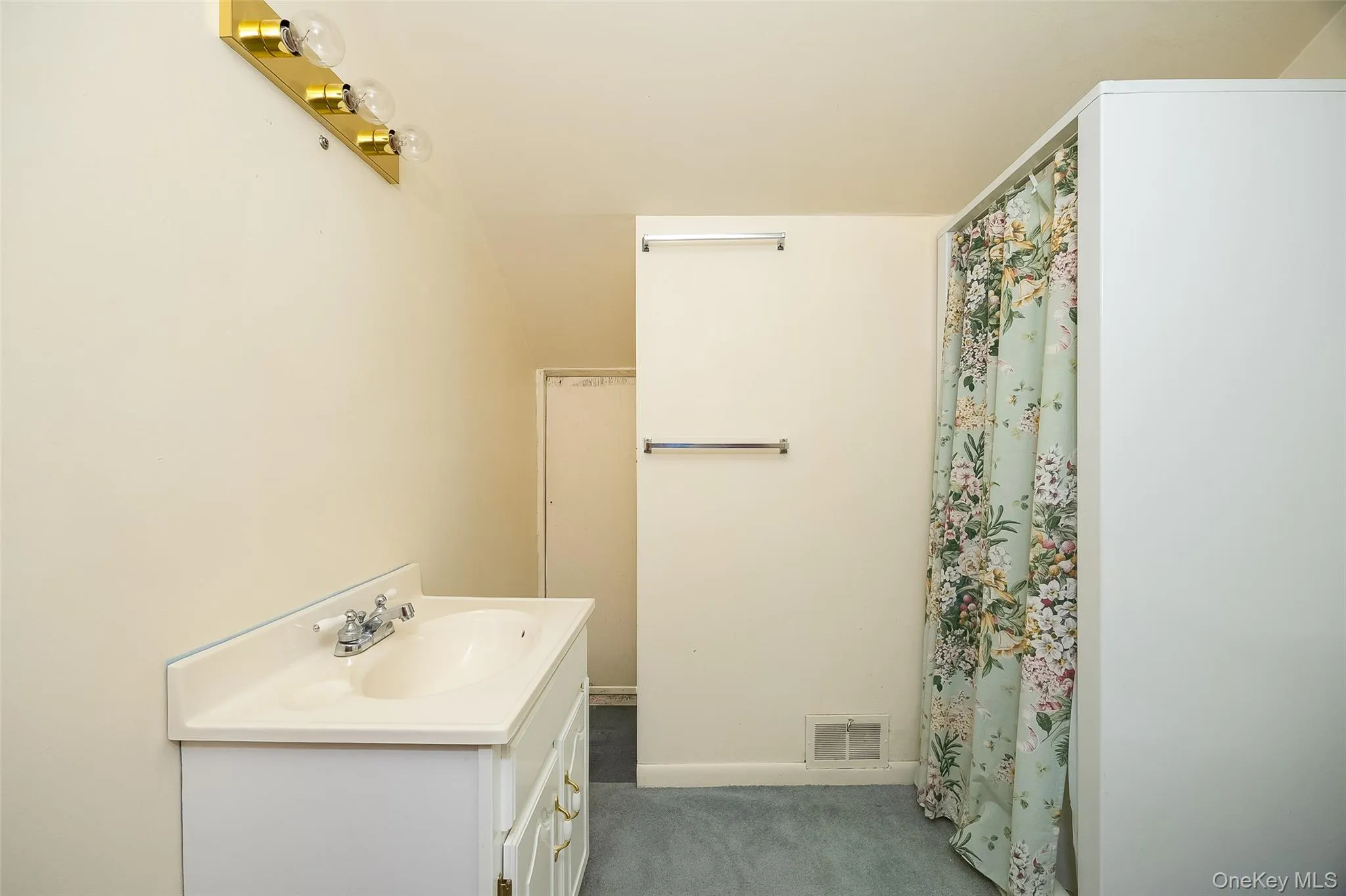 37 Florence Avenue, Fishkill, NY, 3 Bedrooms Bedrooms, 8 Rooms Rooms,2 BathroomsBathrooms,Residential,For Rent,Florence,0,1013650 37 Florence Avenue, Fishkill, NY, 3 Bedrooms Bedrooms, 8 Rooms Rooms,2 BathroomsBathrooms,Residential,For Rent,Florence,0,1013650