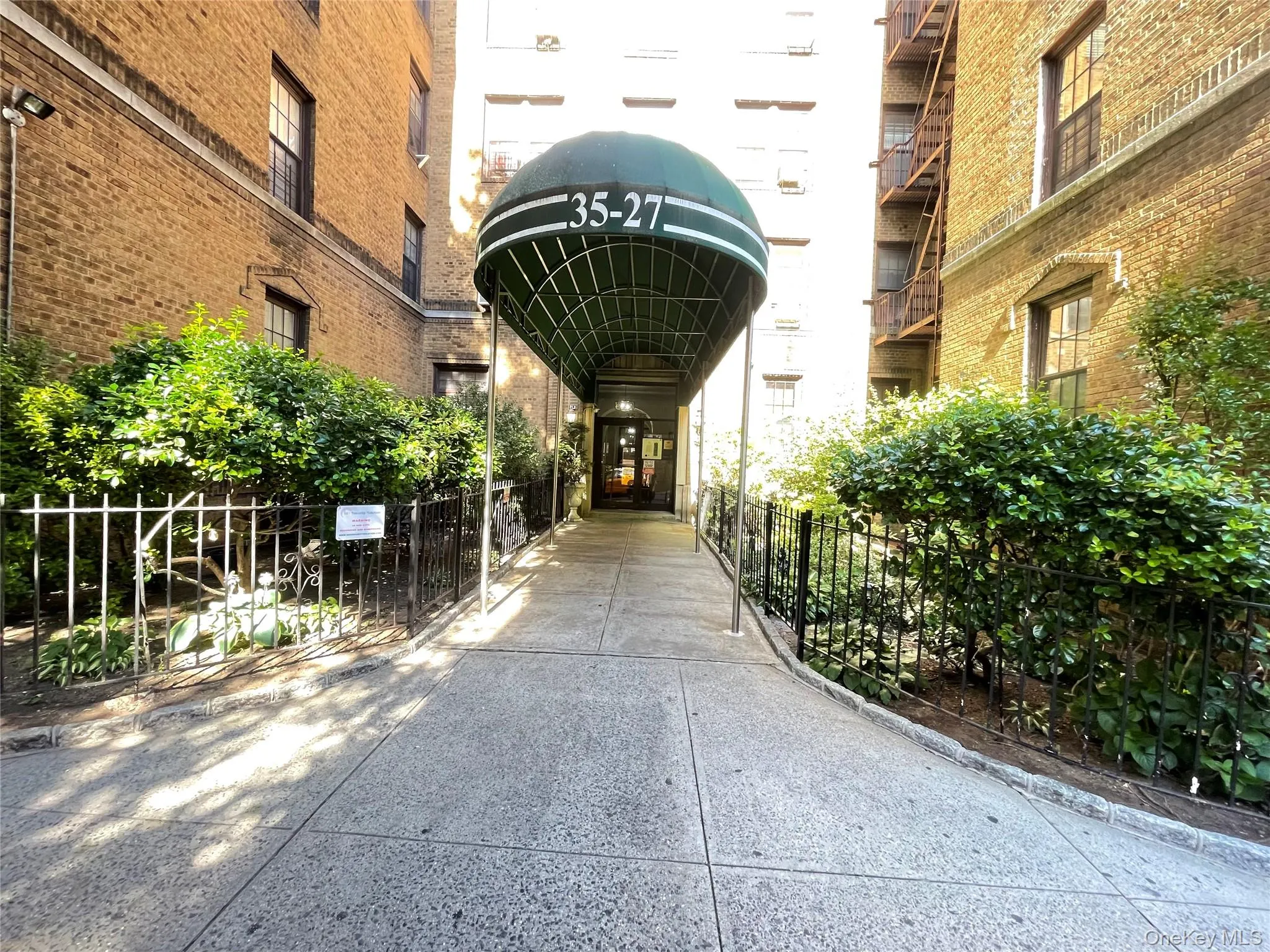 35-27 81ST, New York, NY, 1 Bedroom Bedrooms, 3 Rooms Rooms,1 BathroomBathrooms,Residential,For Rent,81ST,0,1013653 35-27 81ST, New York, NY, 1 Bedroom Bedrooms, 3 Rooms Rooms,1 BathroomBathrooms,Residential,For Rent,81ST,0,1013653