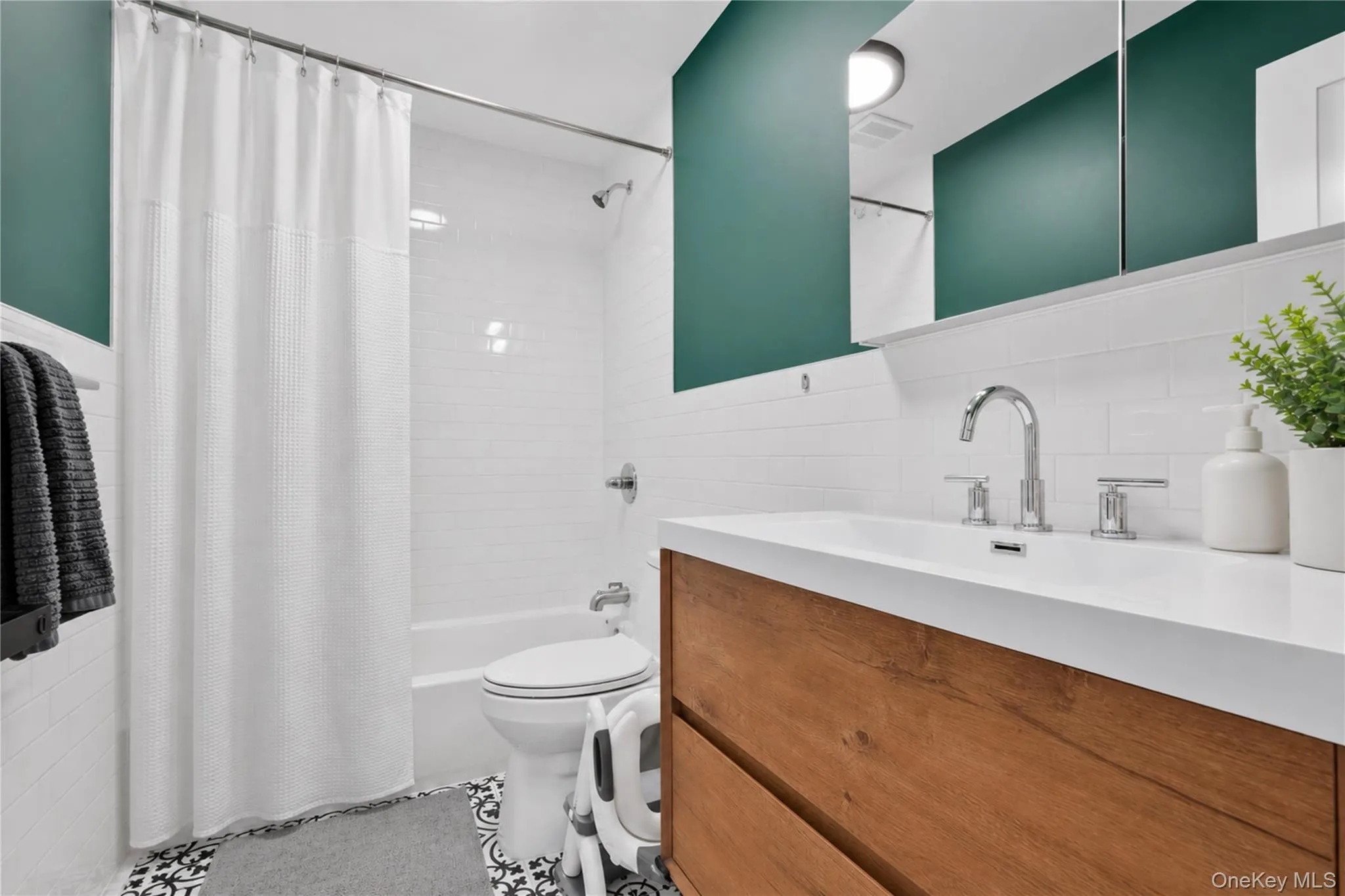 925 Hart Street, New York, NY, 5 Bedrooms Bedrooms, 9 Rooms Rooms,2 BathroomsBathrooms,Residential,For Rent,Hart,0,1013654 925 Hart Street, New York, NY, 5 Bedrooms Bedrooms, 9 Rooms Rooms,2 BathroomsBathrooms,Residential,For Rent,Hart,0,1013654