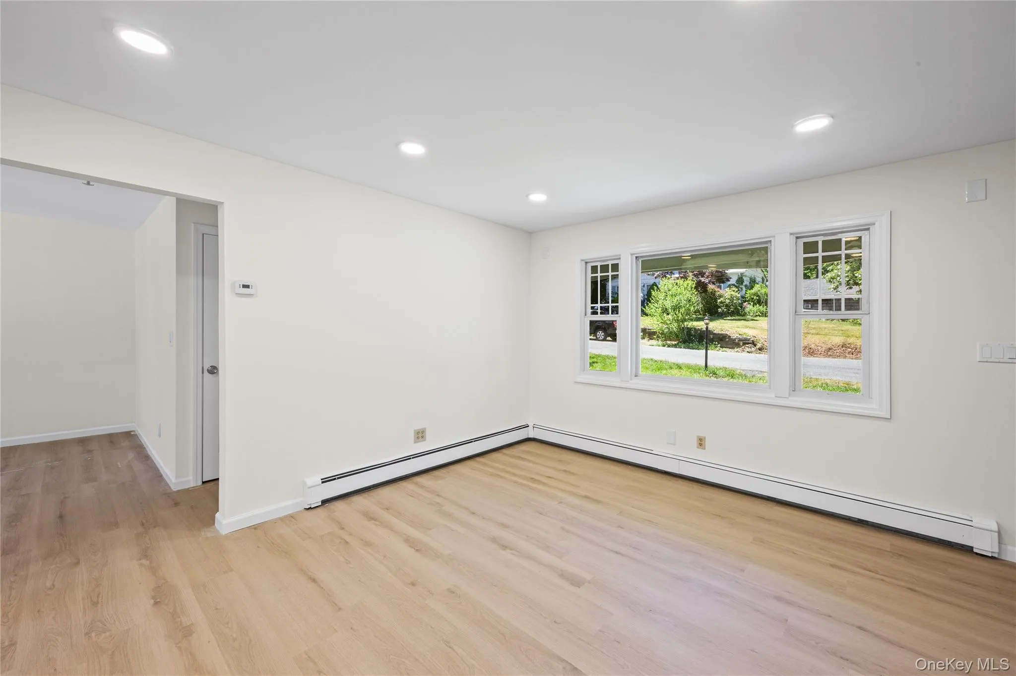 9 Phoenix Road, Brookhaven, NY, 3 Bedrooms Bedrooms, 9 Rooms Rooms,2 BathroomsBathrooms,Residential,For Rent,Phoenix,0,1013656 9 Phoenix Road, Brookhaven, NY, 3 Bedrooms Bedrooms, 9 Rooms Rooms,2 BathroomsBathrooms,Residential,For Rent,Phoenix,0,1013656