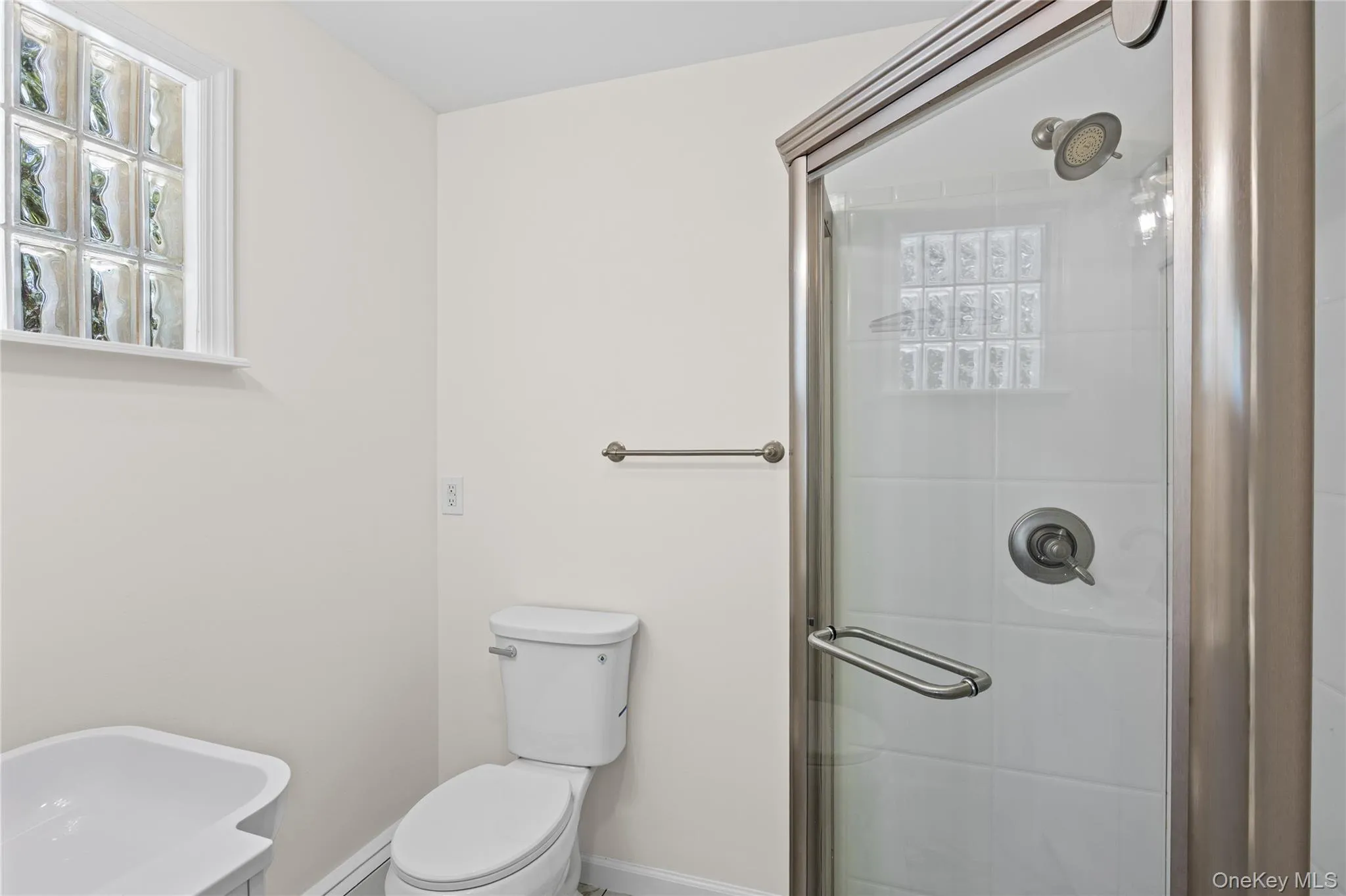 9 Phoenix Road, Brookhaven, NY, 3 Bedrooms Bedrooms, 9 Rooms Rooms,2 BathroomsBathrooms,Residential,For Rent,Phoenix,0,1013656 9 Phoenix Road, Brookhaven, NY, 3 Bedrooms Bedrooms, 9 Rooms Rooms,2 BathroomsBathrooms,Residential,For Rent,Phoenix,0,1013656