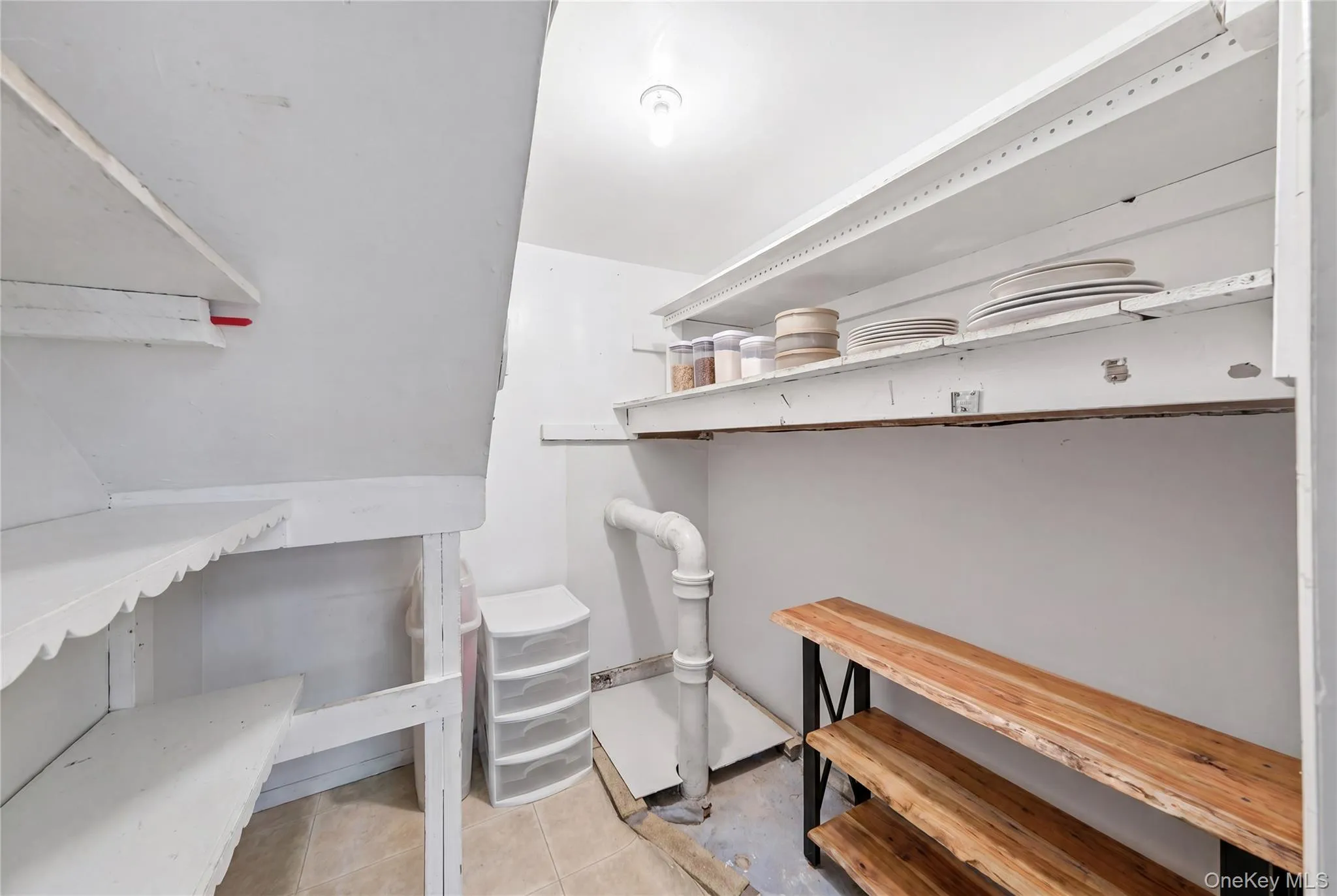504 Staples Street, Oyster Bay, NY, 3 Bedrooms Bedrooms, 8 Rooms Rooms,2 BathroomsBathrooms,Residential,For Rent,Staples,0,1013658 504 Staples Street, Oyster Bay, NY, 3 Bedrooms Bedrooms, 8 Rooms Rooms,2 BathroomsBathrooms,Residential,For Rent,Staples,0,1013658