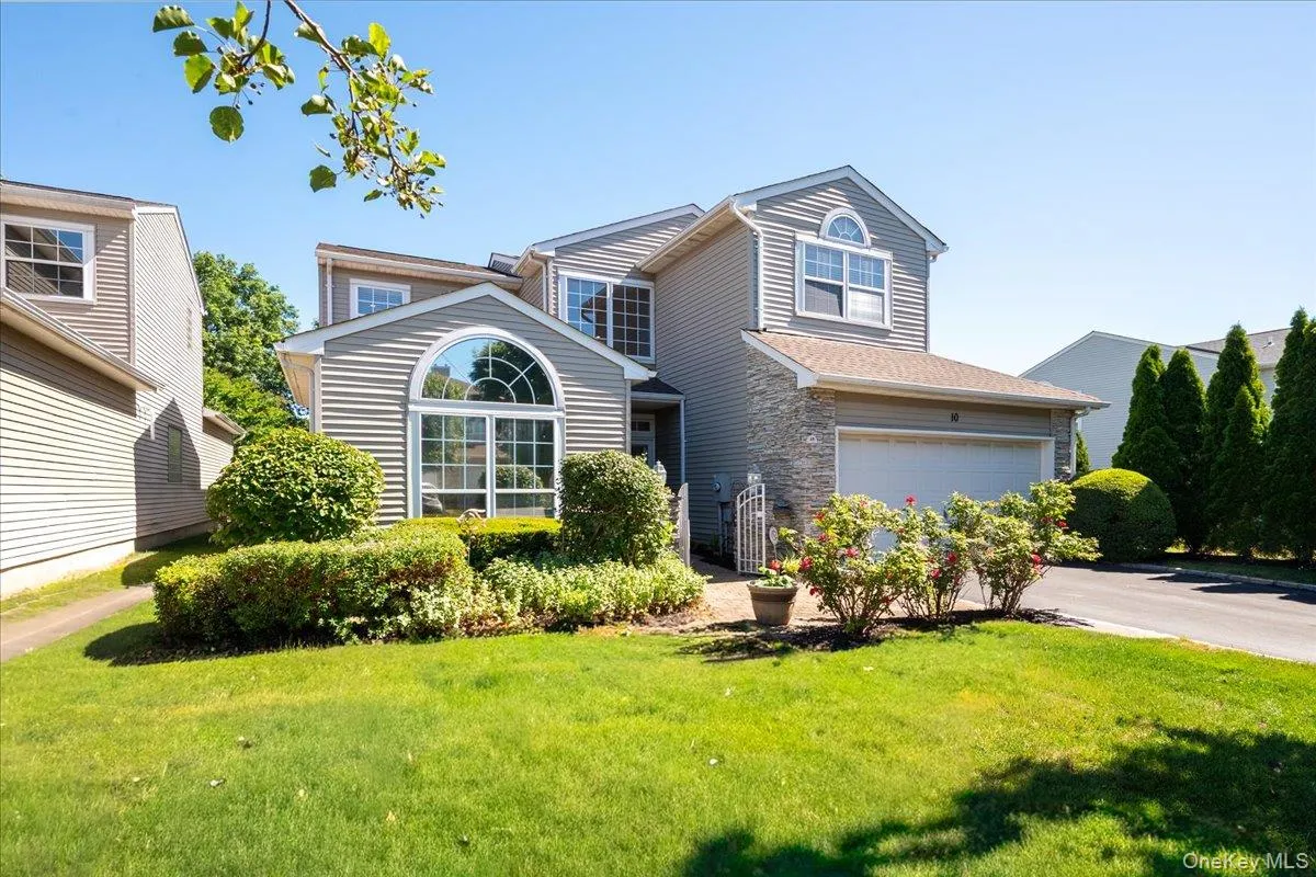 10 Windwatch Drive, Islip, NY, 4 Bedrooms Bedrooms, 8 Rooms Rooms,2 BathroomsBathrooms,Residential,For Rent,Windwatch,0,1013663 10 Windwatch Drive, Islip, NY, 4 Bedrooms Bedrooms, 8 Rooms Rooms,2 BathroomsBathrooms,Residential,For Rent,Windwatch,0,1013663