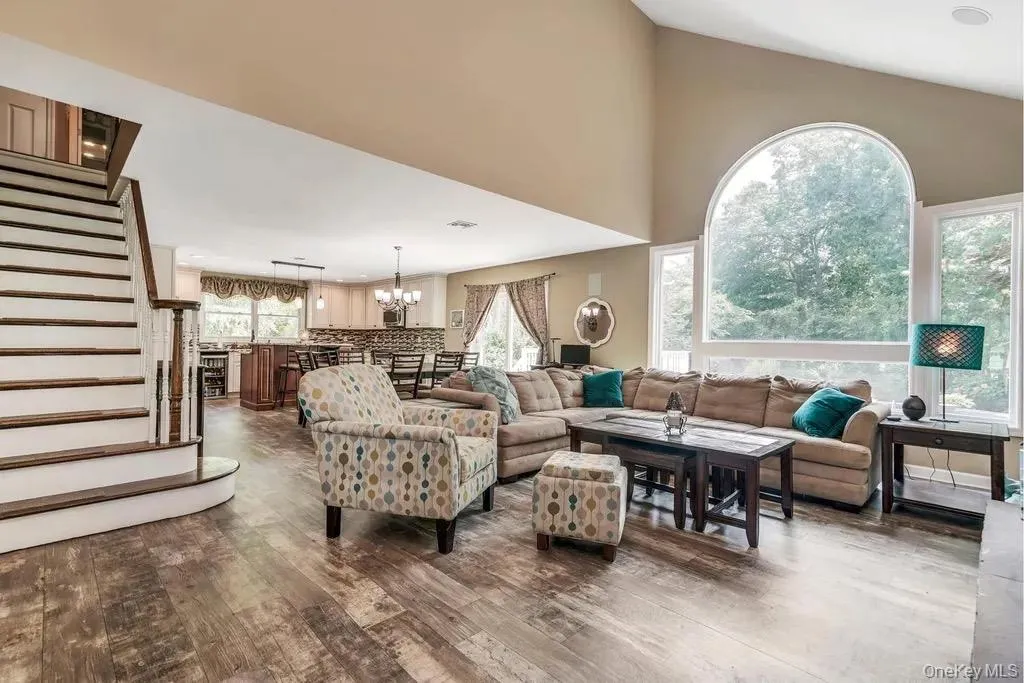 116 6th Street, Smithtown, NY, 5 Bedrooms Bedrooms, 9 Rooms Rooms,4 BathroomsBathrooms,Residential,For Rent,6th,0,1013666 116 6th Street, Smithtown, NY, 5 Bedrooms Bedrooms, 9 Rooms Rooms,4 BathroomsBathrooms,Residential,For Rent,6th,0,1013666