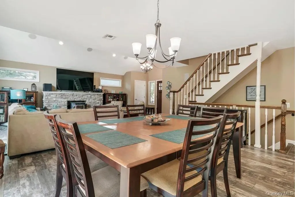 116 6th Street, Smithtown, NY, 5 Bedrooms Bedrooms, 9 Rooms Rooms,4 BathroomsBathrooms,Residential,For Rent,6th,0,1013666 116 6th Street, Smithtown, NY, 5 Bedrooms Bedrooms, 9 Rooms Rooms,4 BathroomsBathrooms,Residential,For Rent,6th,0,1013666