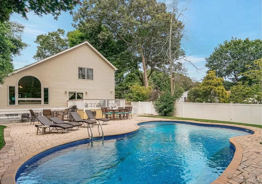 116 6th Street, Smithtown, NY, 5 Bedrooms Bedrooms, 9 Rooms Rooms,4 BathroomsBathrooms,Residential,For Rent,6th,0,1013666 116 6th Street, Smithtown, NY, 5 Bedrooms Bedrooms, 9 Rooms Rooms,4 BathroomsBathrooms,Residential,For Rent,6th,0,1013666