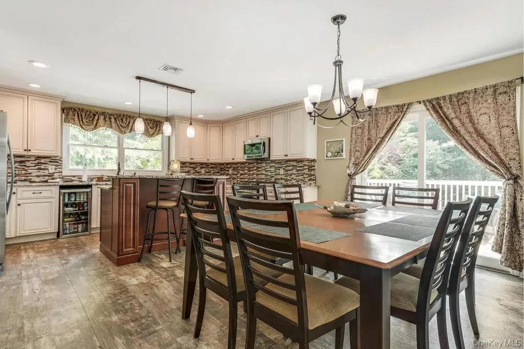 116 6th Street, Smithtown, NY, 5 Bedrooms Bedrooms, 9 Rooms Rooms,4 BathroomsBathrooms,Residential,For Rent,6th,0,1013666 116 6th Street, Smithtown, NY, 5 Bedrooms Bedrooms, 9 Rooms Rooms,4 BathroomsBathrooms,Residential,For Rent,6th,0,1013666