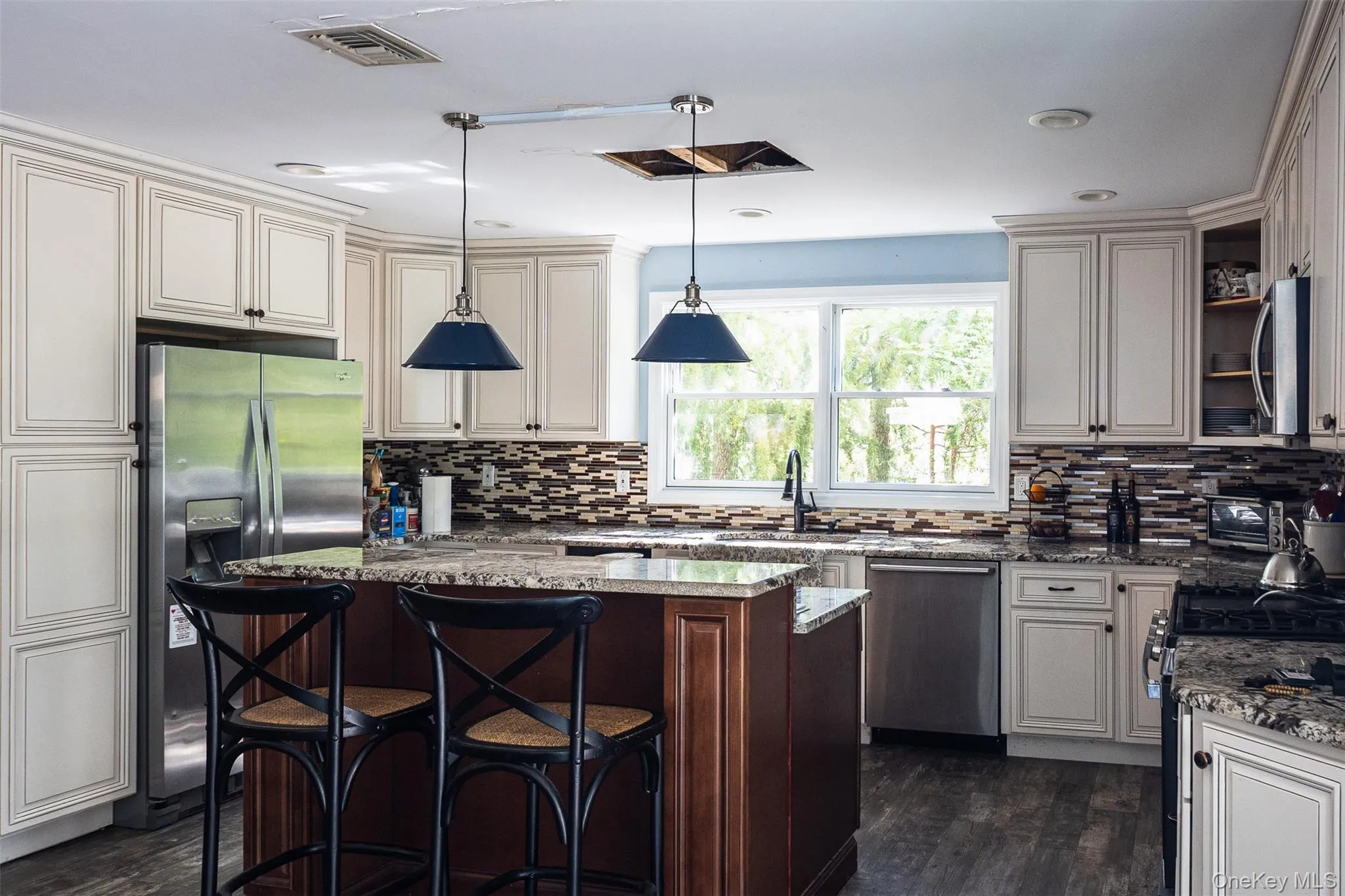 116 6th Street, Smithtown, NY, 5 Bedrooms Bedrooms, 9 Rooms Rooms,4 BathroomsBathrooms,Residential,For Rent,6th,0,1013666 116 6th Street, Smithtown, NY, 5 Bedrooms Bedrooms, 9 Rooms Rooms,4 BathroomsBathrooms,Residential,For Rent,6th,0,1013666