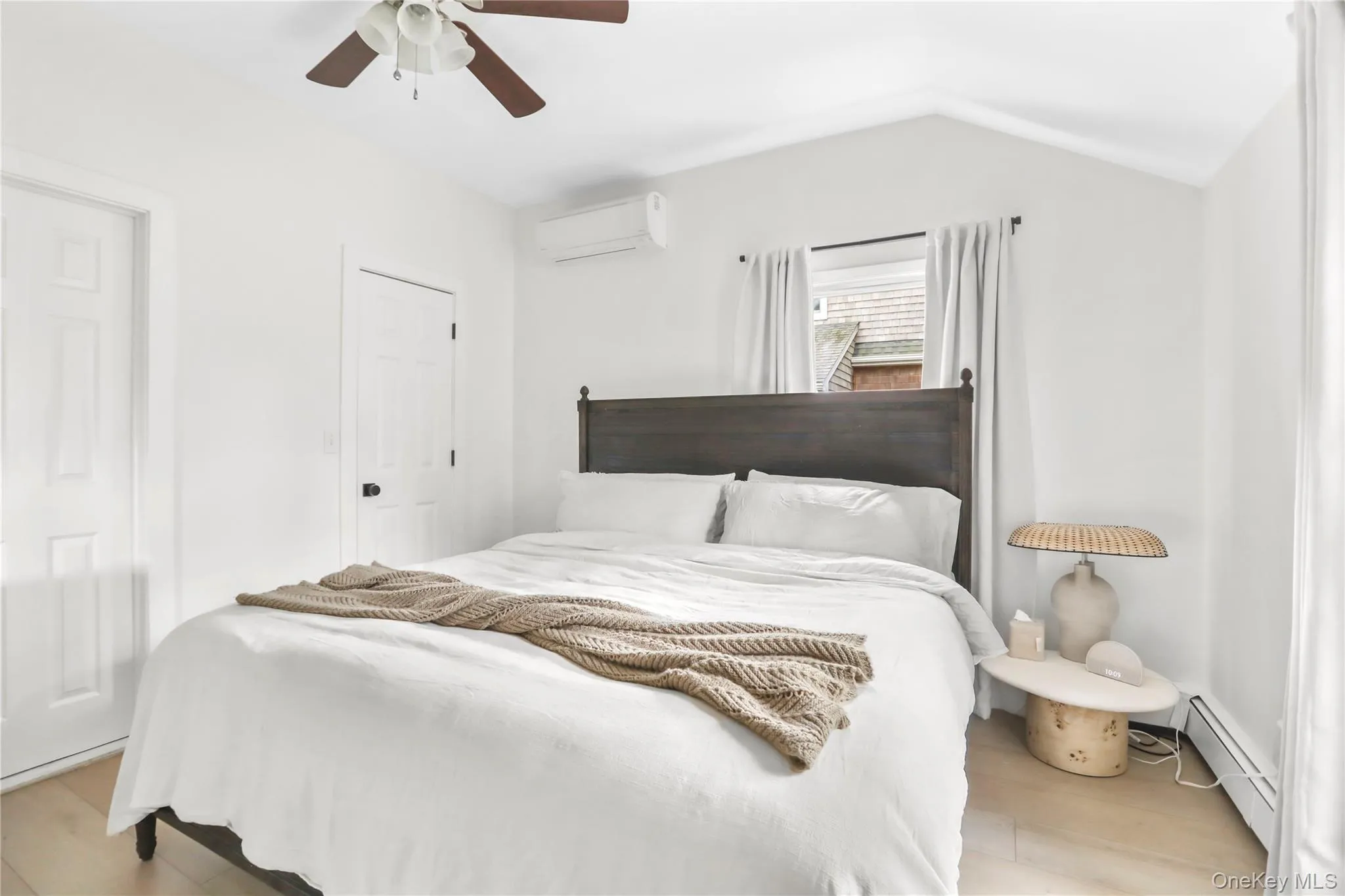 45 Howells Point Road, Brookhaven, NY, 3 Bedrooms Bedrooms, 6 Rooms Rooms,2 BathroomsBathrooms,Residential Lease,For Rent,Howells Point,0,1013668 45 Howells Point Road, Brookhaven, NY, 3 Bedrooms Bedrooms, 6 Rooms Rooms,2 BathroomsBathrooms,Residential Lease,For Rent,Howells Point,0,1013668
