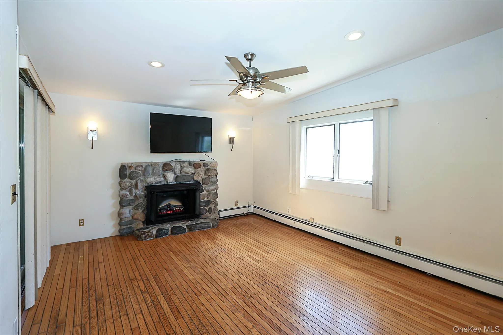 20 Clearwater Road, Babylon, NY, 4 Bedrooms Bedrooms, 7 Rooms Rooms,2 BathroomsBathrooms,Residential,For Rent,Clearwater,0,1013669 20 Clearwater Road, Babylon, NY, 4 Bedrooms Bedrooms, 7 Rooms Rooms,2 BathroomsBathrooms,Residential,For Rent,Clearwater,0,1013669