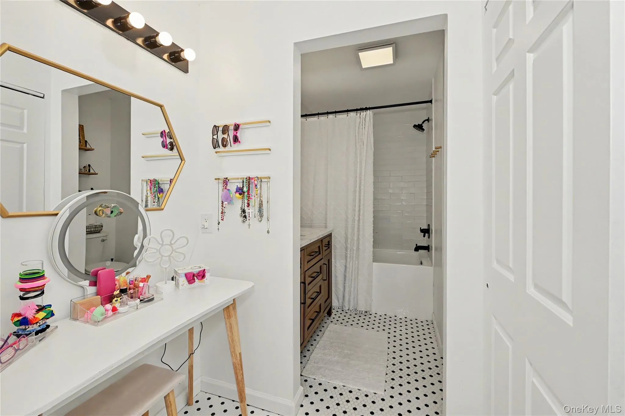 1205 Greystone Lane, Southeast, NY, 2 Bedrooms Bedrooms, 6 Rooms Rooms,2 BathroomsBathrooms,Residential,For Rent,Greystone,0,1013670 1205 Greystone Lane, Southeast, NY, 2 Bedrooms Bedrooms, 6 Rooms Rooms,2 BathroomsBathrooms,Residential,For Rent,Greystone,0,1013670