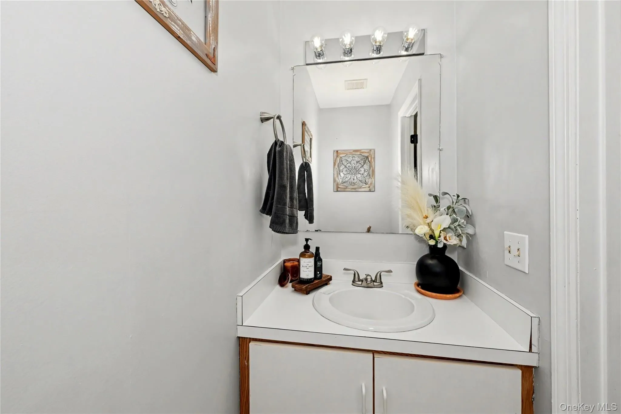 1205 Greystone Lane, Southeast, NY, 2 Bedrooms Bedrooms, 6 Rooms Rooms,2 BathroomsBathrooms,Residential,For Rent,Greystone,0,1013670 1205 Greystone Lane, Southeast, NY, 2 Bedrooms Bedrooms, 6 Rooms Rooms,2 BathroomsBathrooms,Residential,For Rent,Greystone,0,1013670