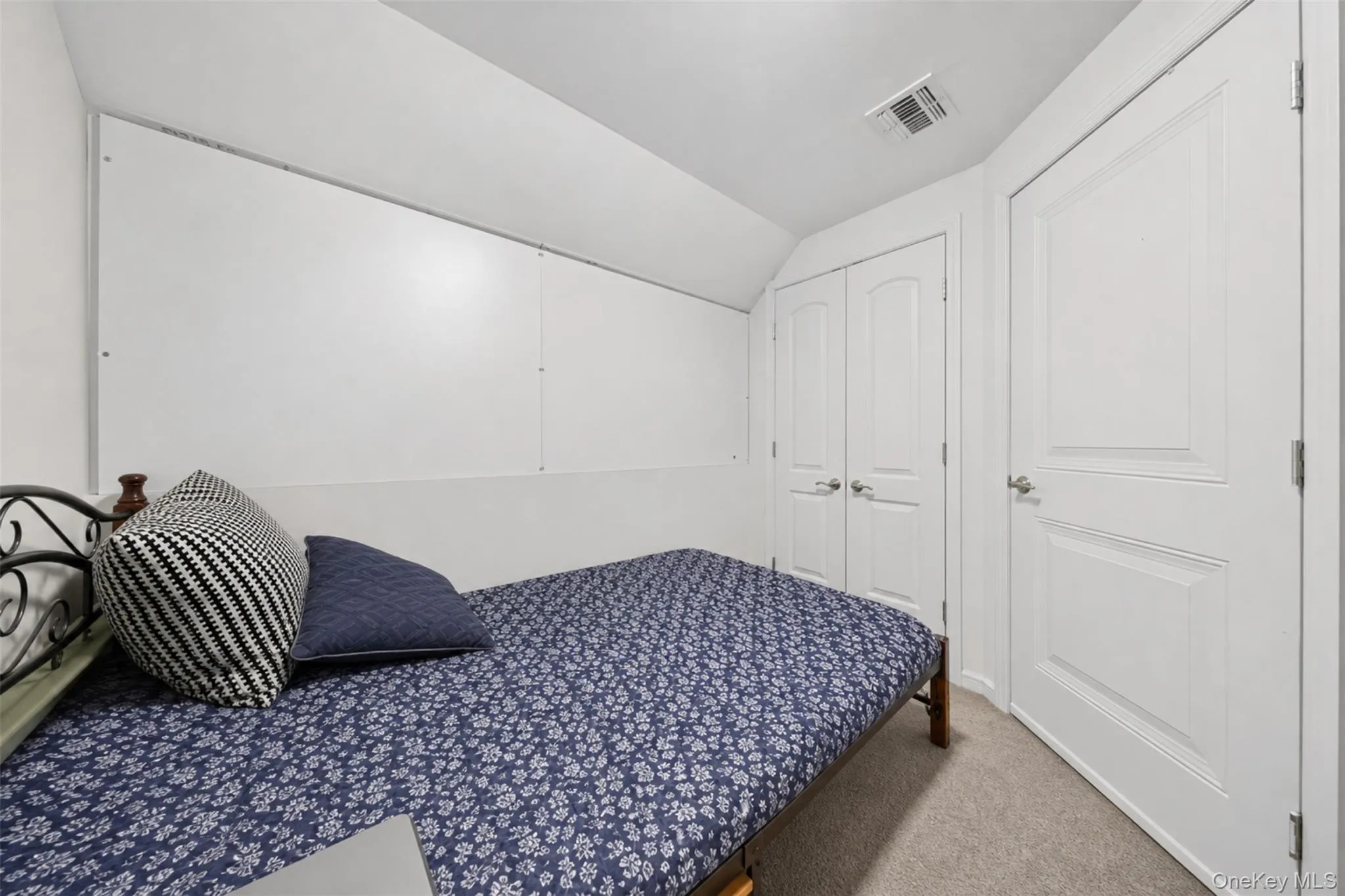 330 Maple Avenue, Hempstead, NY, 1 Bedroom Bedrooms, 4 Rooms Rooms,1 BathroomBathrooms,Residential,For Rent,Maple,0,1013672 330 Maple Avenue, Hempstead, NY, 1 Bedroom Bedrooms, 4 Rooms Rooms,1 BathroomBathrooms,Residential,For Rent,Maple,0,1013672