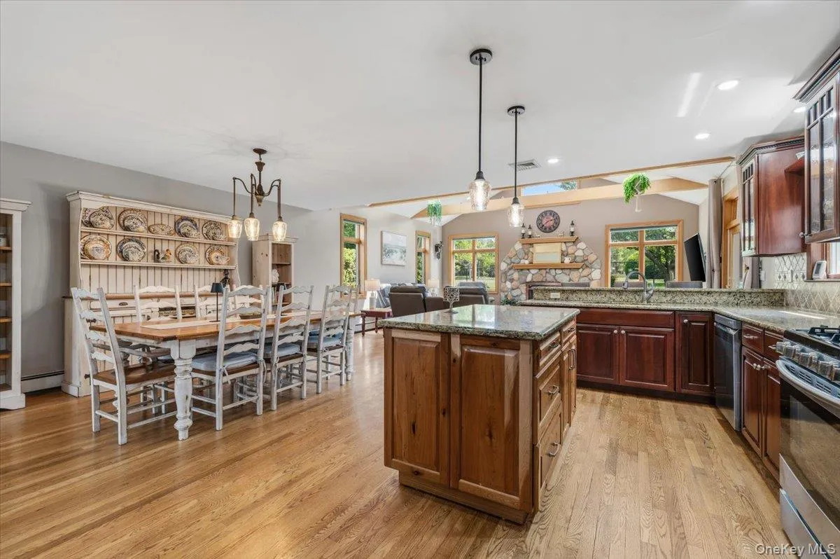 40 Sherman Drive, Oyster Bay, NY, 4 Bedrooms Bedrooms, 12 Rooms Rooms,3 BathroomsBathrooms,Residential,For Rent,Sherman,0,1013674 40 Sherman Drive, Oyster Bay, NY, 4 Bedrooms Bedrooms, 12 Rooms Rooms,3 BathroomsBathrooms,Residential,For Rent,Sherman,0,1013674