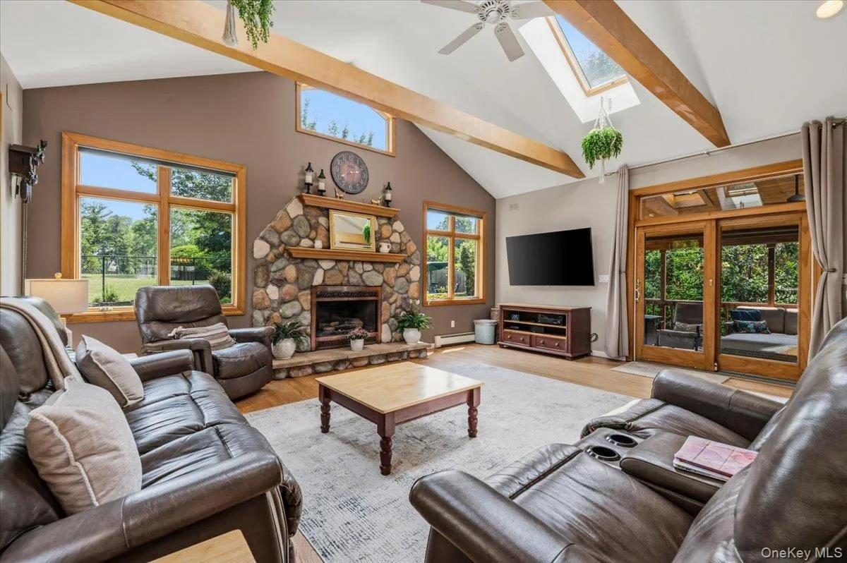 40 Sherman Drive, Oyster Bay, NY, 4 Bedrooms Bedrooms, 12 Rooms Rooms,3 BathroomsBathrooms,Residential,For Rent,Sherman,0,1013674 40 Sherman Drive, Oyster Bay, NY, 4 Bedrooms Bedrooms, 12 Rooms Rooms,3 BathroomsBathrooms,Residential,For Rent,Sherman,0,1013674