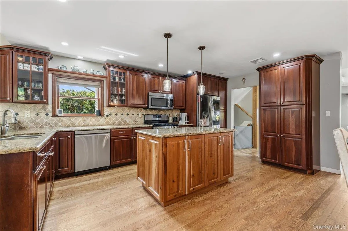 40 Sherman Drive, Oyster Bay, NY, 4 Bedrooms Bedrooms, 12 Rooms Rooms,3 BathroomsBathrooms,Residential,For Rent,Sherman,0,1013674 40 Sherman Drive, Oyster Bay, NY, 4 Bedrooms Bedrooms, 12 Rooms Rooms,3 BathroomsBathrooms,Residential,For Rent,Sherman,0,1013674