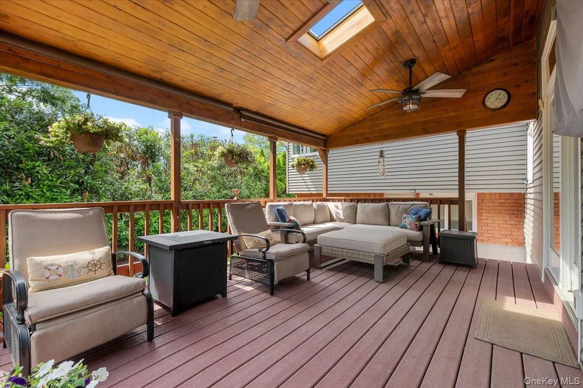 40 Sherman Drive, Oyster Bay, NY, 4 Bedrooms Bedrooms, 12 Rooms Rooms,3 BathroomsBathrooms,Residential,For Rent,Sherman,0,1013674 40 Sherman Drive, Oyster Bay, NY, 4 Bedrooms Bedrooms, 12 Rooms Rooms,3 BathroomsBathrooms,Residential,For Rent,Sherman,0,1013674