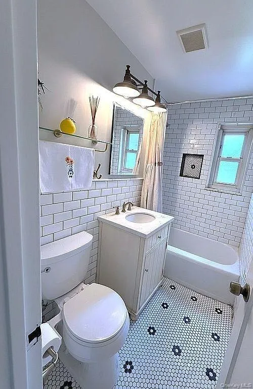 25102 60th Avenue, New York, NY, 1 Bedroom Bedrooms, 5 Rooms Rooms,1 BathroomBathrooms,Residential,For Rent,60th,0,1013676 25102 60th Avenue, New York, NY, 1 Bedroom Bedrooms, 5 Rooms Rooms,1 BathroomBathrooms,Residential,For Rent,60th,0,1013676