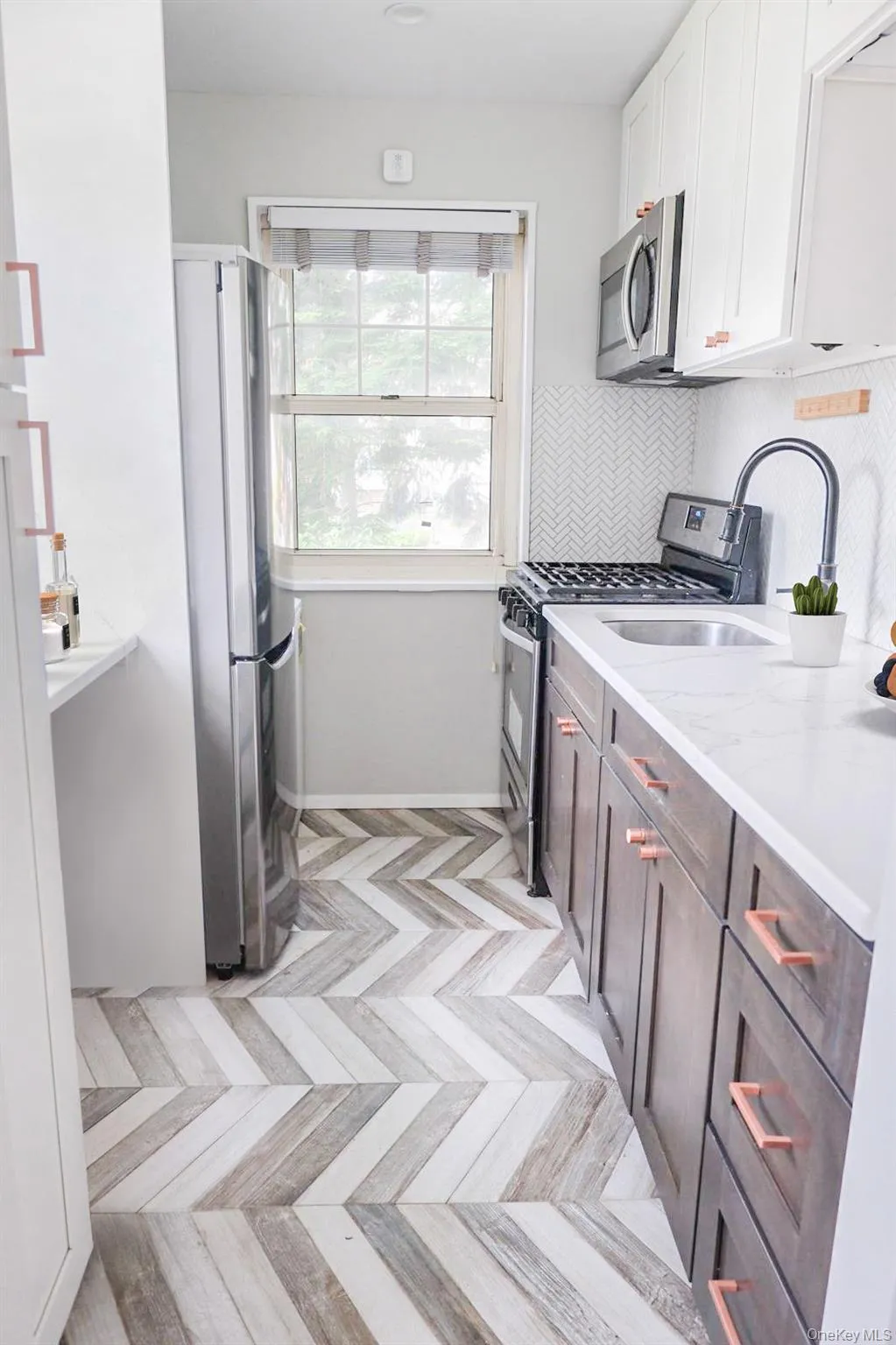 25102 60th Avenue, New York, NY, 1 Bedroom Bedrooms, 5 Rooms Rooms,1 BathroomBathrooms,Residential,For Rent,60th,0,1013676 25102 60th Avenue, New York, NY, 1 Bedroom Bedrooms, 5 Rooms Rooms,1 BathroomBathrooms,Residential,For Rent,60th,0,1013676