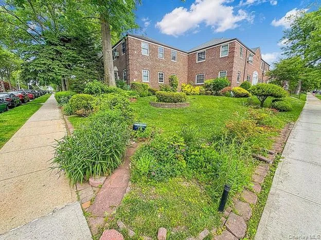 25102 60th Avenue, New York, NY, 1 Bedroom Bedrooms, 5 Rooms Rooms,1 BathroomBathrooms,Residential,For Rent,60th,0,1013676 25102 60th Avenue, New York, NY, 1 Bedroom Bedrooms, 5 Rooms Rooms,1 BathroomBathrooms,Residential,For Rent,60th,0,1013676