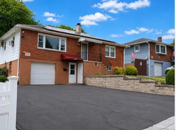 Single Family Home w/plenty of private parking on a cul-de-sac street Single Family Home w/plenty of private parking on a cul-de-sac street