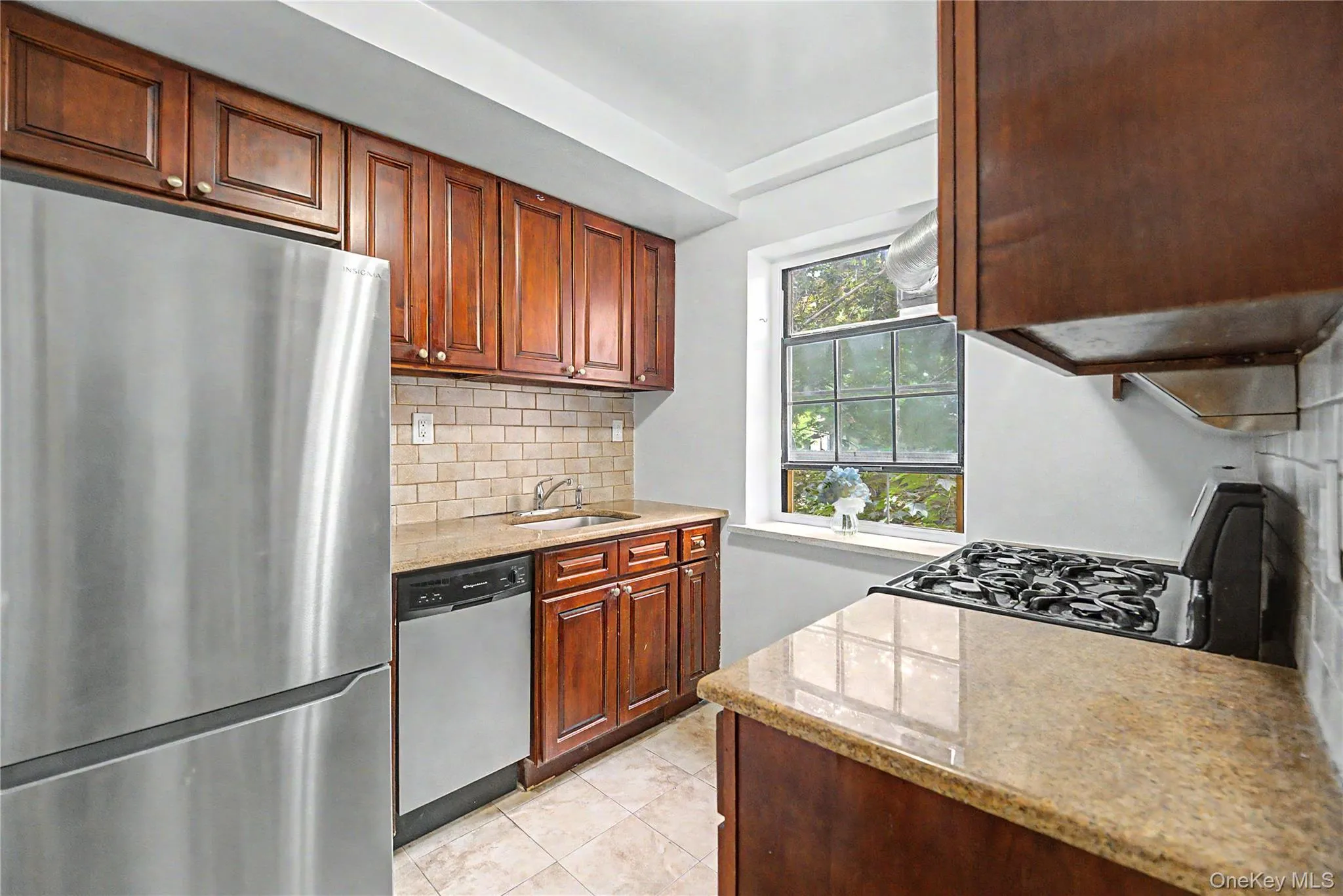 144-36 78th Avenue, New York, NY, 2 Bedrooms Bedrooms, 4 Rooms Rooms,1 BathroomBathrooms,Residential,For Rent,78th,0,1013687 144-36 78th Avenue, New York, NY, 2 Bedrooms Bedrooms, 4 Rooms Rooms,1 BathroomBathrooms,Residential,For Rent,78th,0,1013687